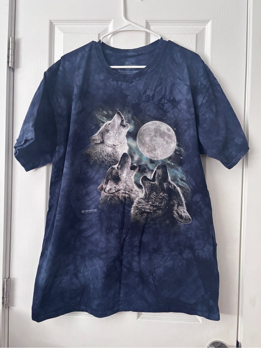The Mountain Three Wolves Howling Moon Graphic Tee - Picture 2 of 4